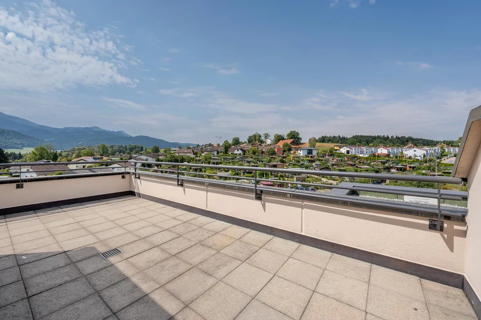 Modernes Wohnen mit Ausblick - sanierte 3.5-Zimmer-Maisonette.