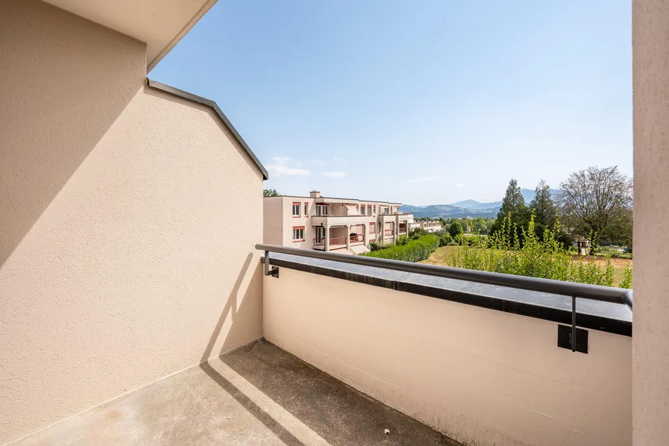 Modernes Wohnen mit Ausblick - sanierte 3.5-Zimmer-Maisonette.