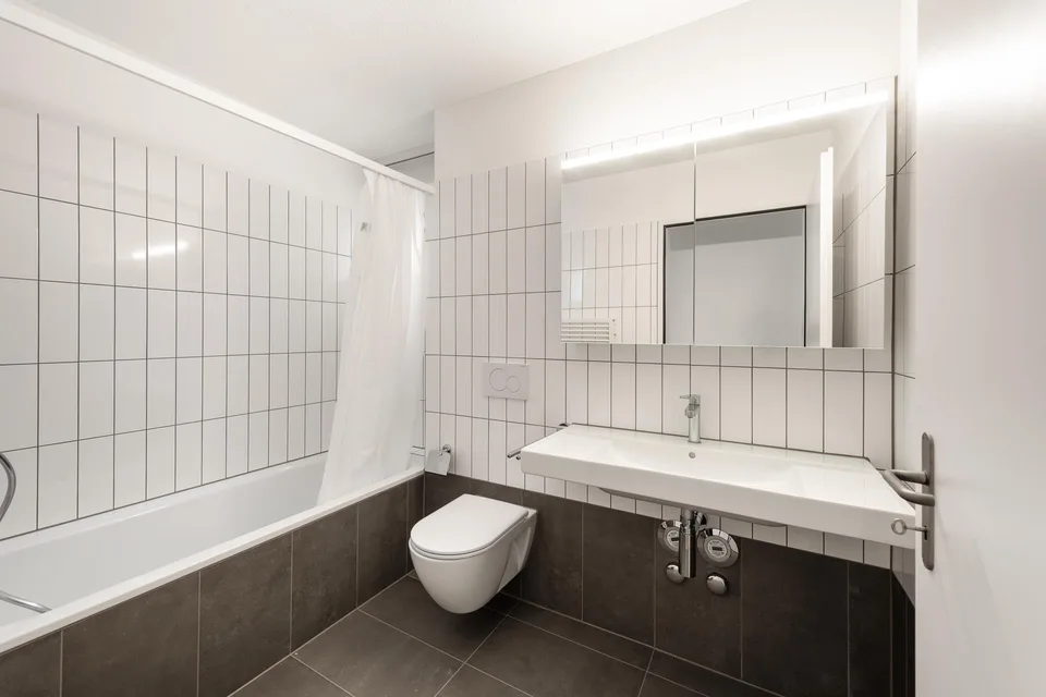 Entre Reussufer et vie de ville - appartement de 5,5 pièces rénové.
