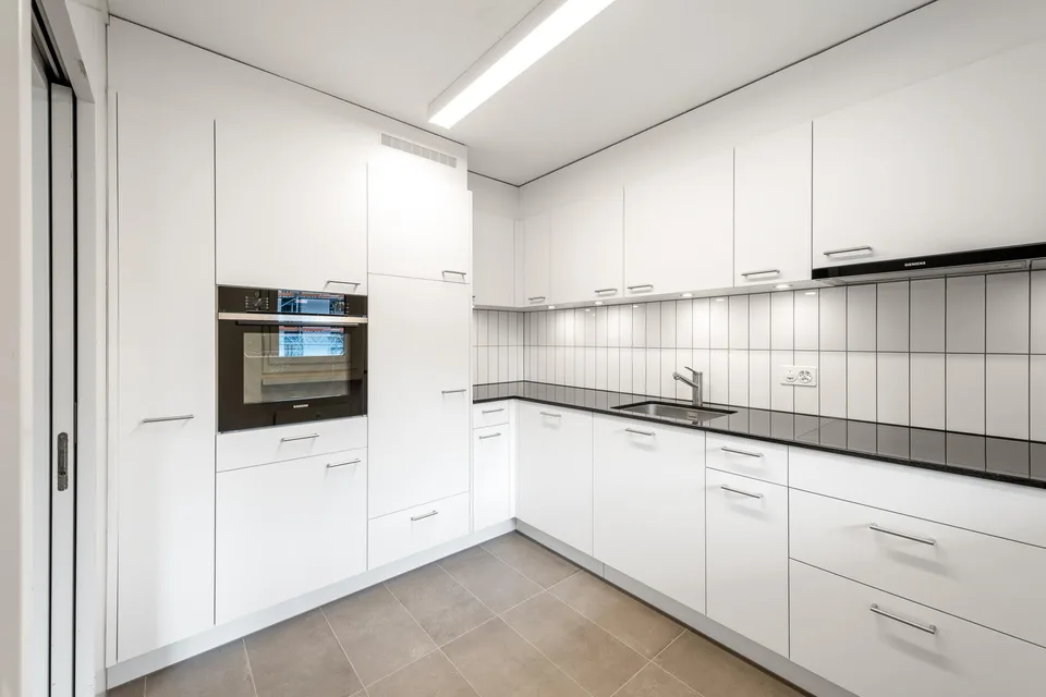 Entre Reussufer et vie de ville - appartement de 5,5 pièces rénové.