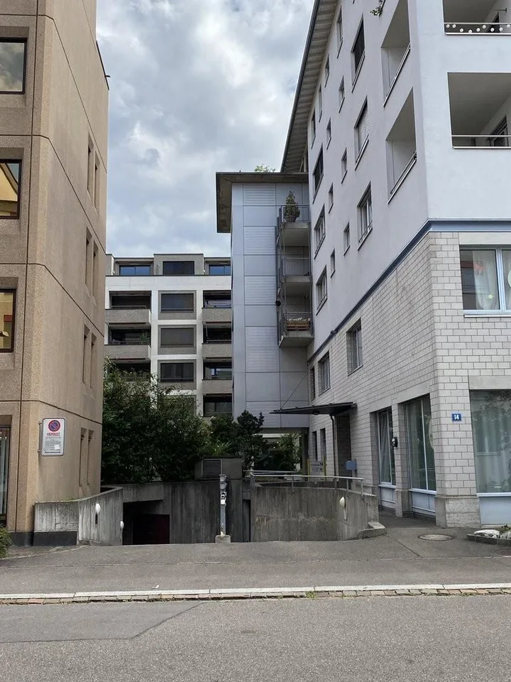 Diverse Einstellplätze zu vermieten