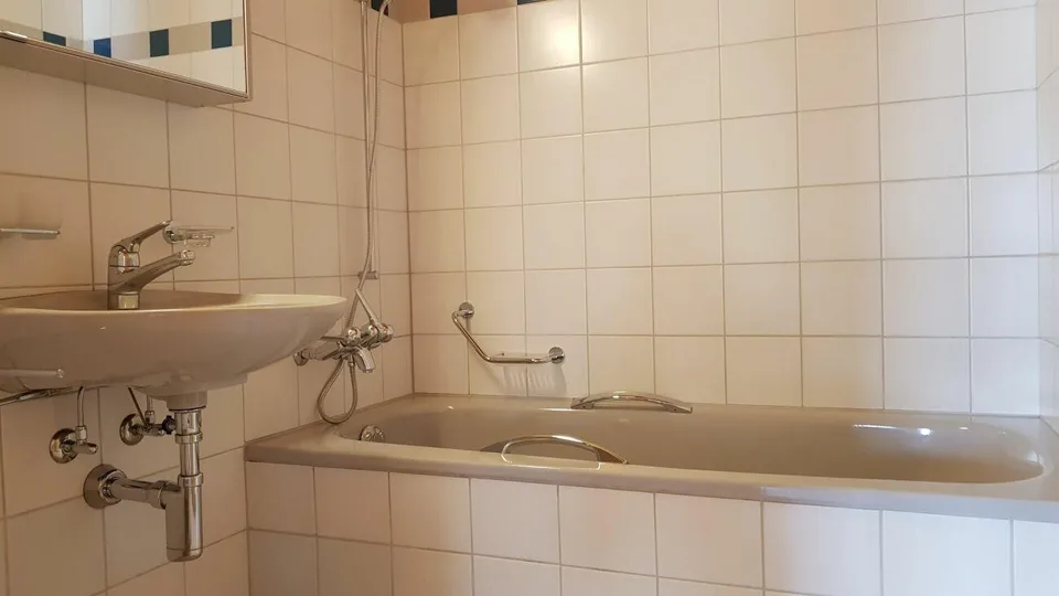 traumhafte Dachwohnung mit Galerie und Balkon an top Lage
