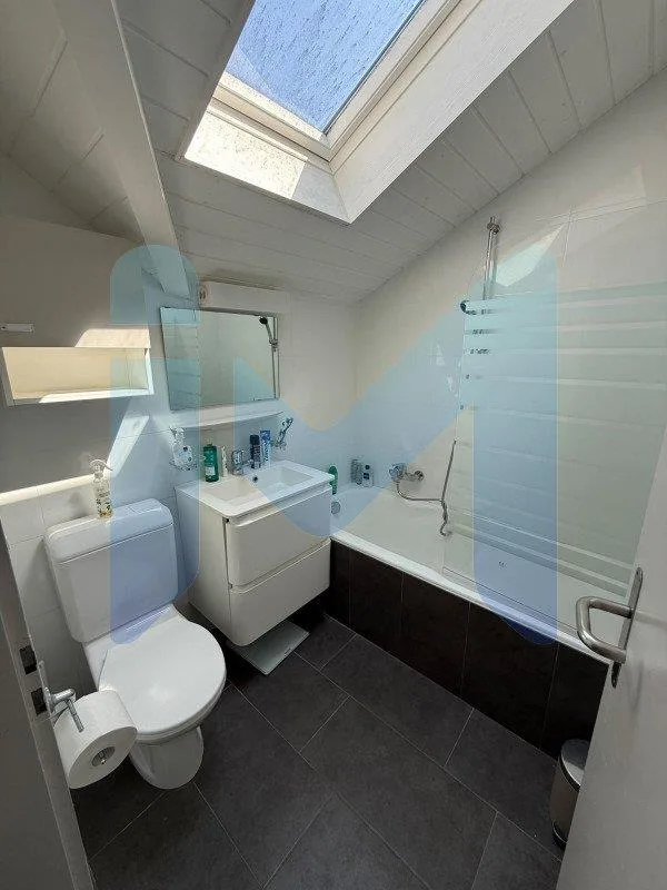 Appartement de 4 pièces au 3ème étage sans ascenseur situé à Chêne-...