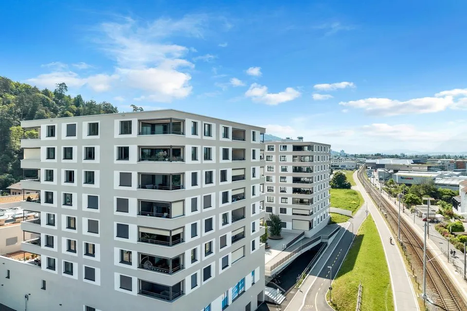 Geräumige 3,5 Zimmer Wohnung mit Loggia