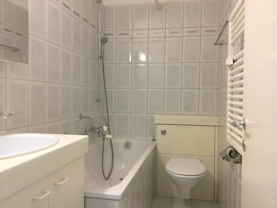 ***2'ZWG**3.OG**53m2**für Single oder zu zweit***