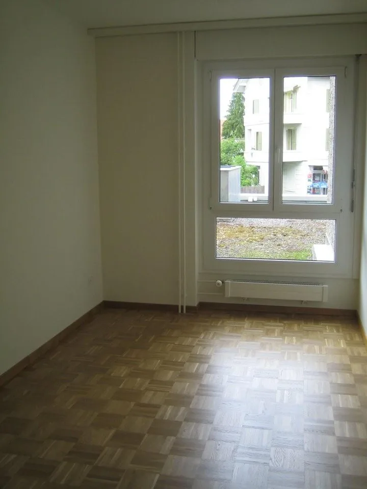 günstige Wohnung mit sonnigem Balkon an zentraler Lage