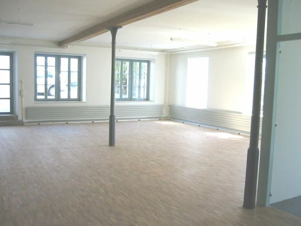 Büro mit Fabrikcharme