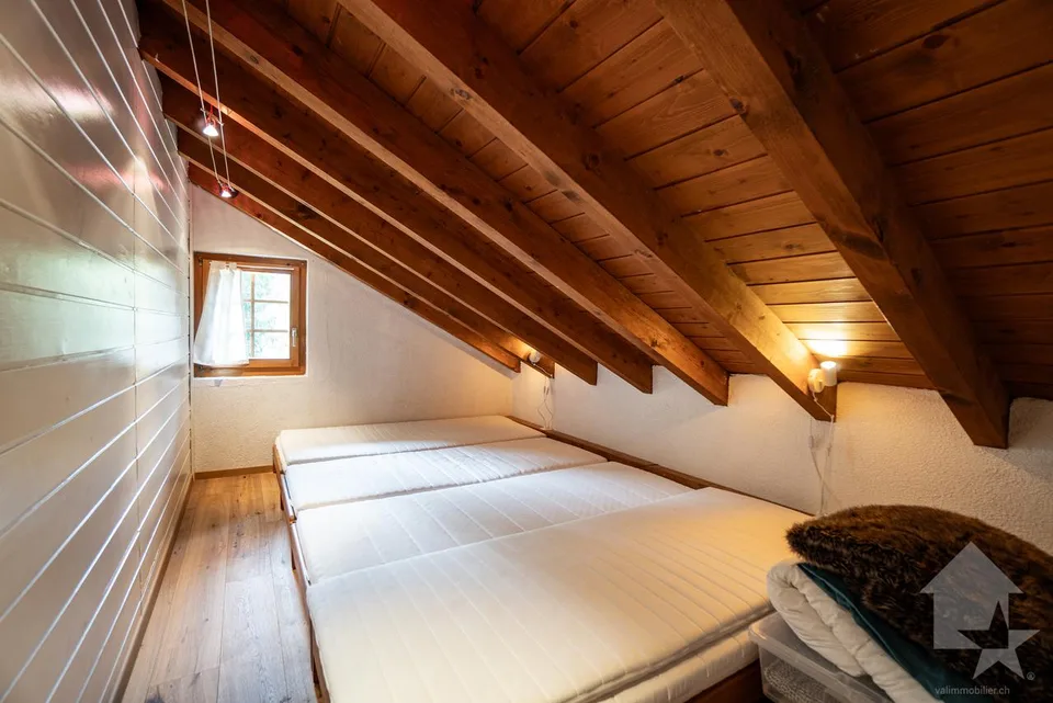 Geräumiges Chalet mit Charakter, schöner Veranda und herrlichem Garten