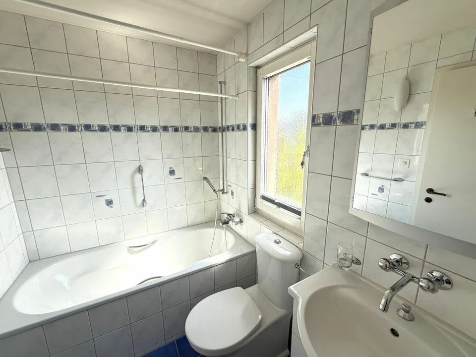 Ruhig gelegenes 4 1/2 Zimmer Eck-Einfamilienhaus mit Garten