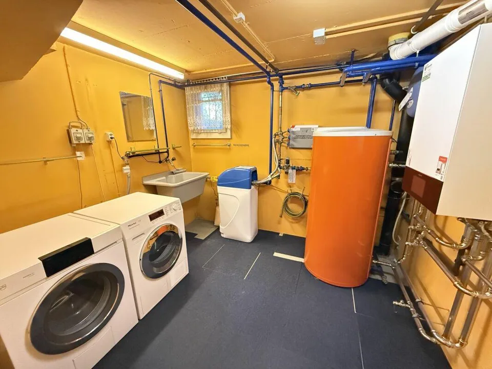 Ruhig gelegenes 4 1/2 Zimmer Eck-Einfamilienhaus mit Garten