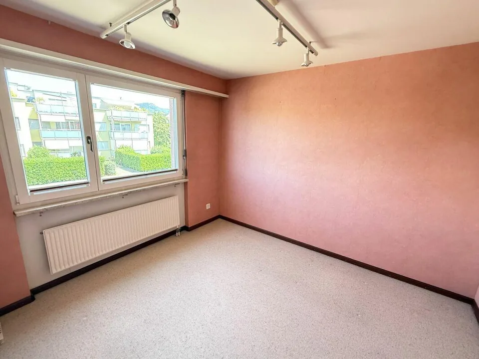 Ruhig gelegenes 4 1/2 Zimmer Eck-Einfamilienhaus mit Garten