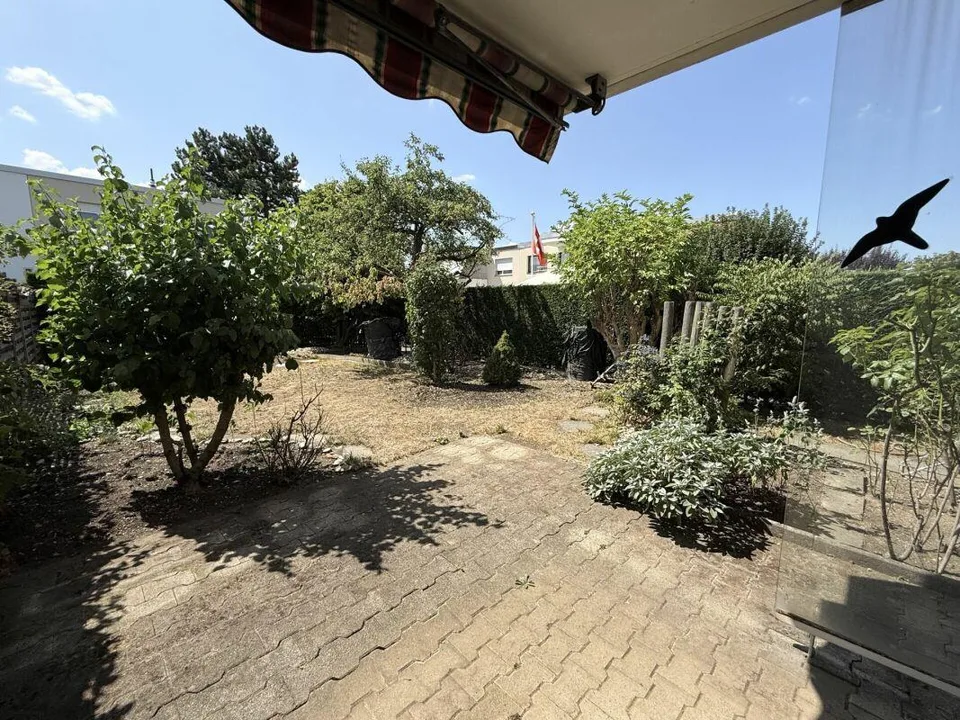 Ruhig gelegenes 4 1/2 Zimmer Eck-Einfamilienhaus mit Garten