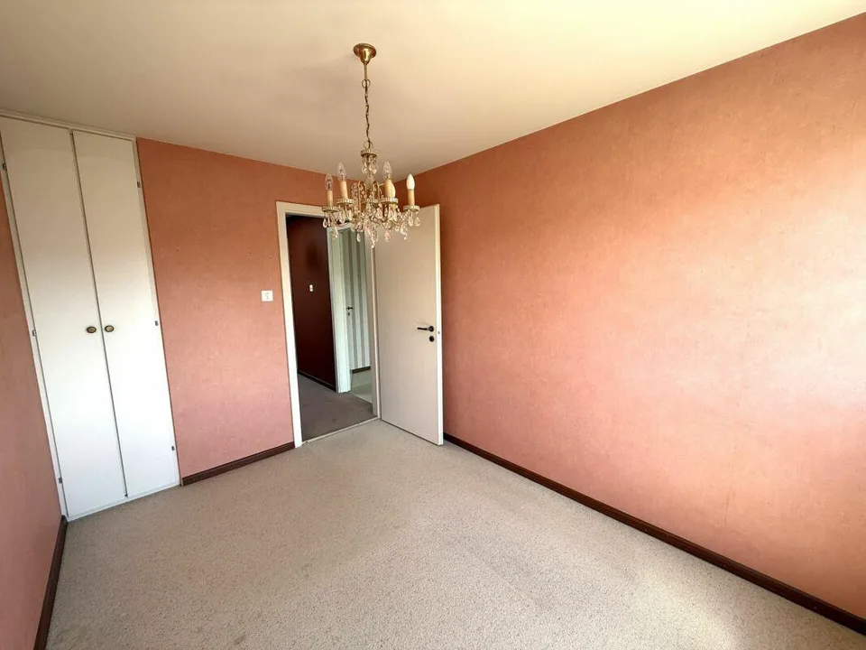 Ruhig gelegenes 4 1/2 Zimmer Eck-Einfamilienhaus mit Garten