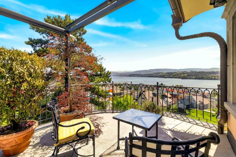 Stilvolle Villa in bester Lage mit See- und Bergpanorama