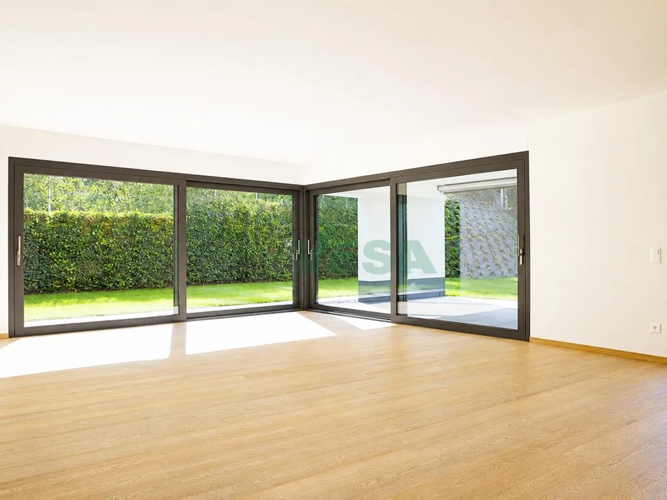 Luminoso appartamento 4,5 locali con terrazza e bel giardino privato