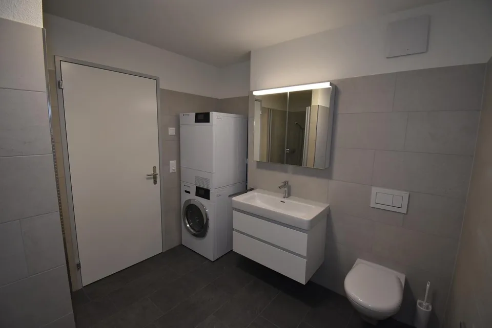 Kernsanierte 2.5-Zimmerwohnung im 2. OG rechts