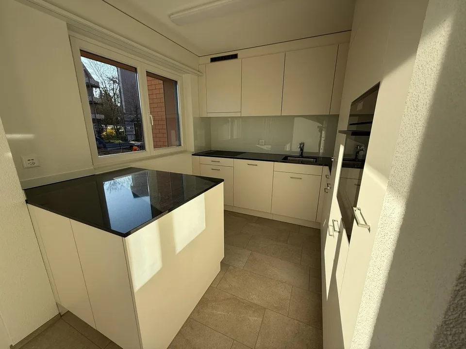 Kernsanierte 2.5-Zimmerwohnung im 2. OG rechts