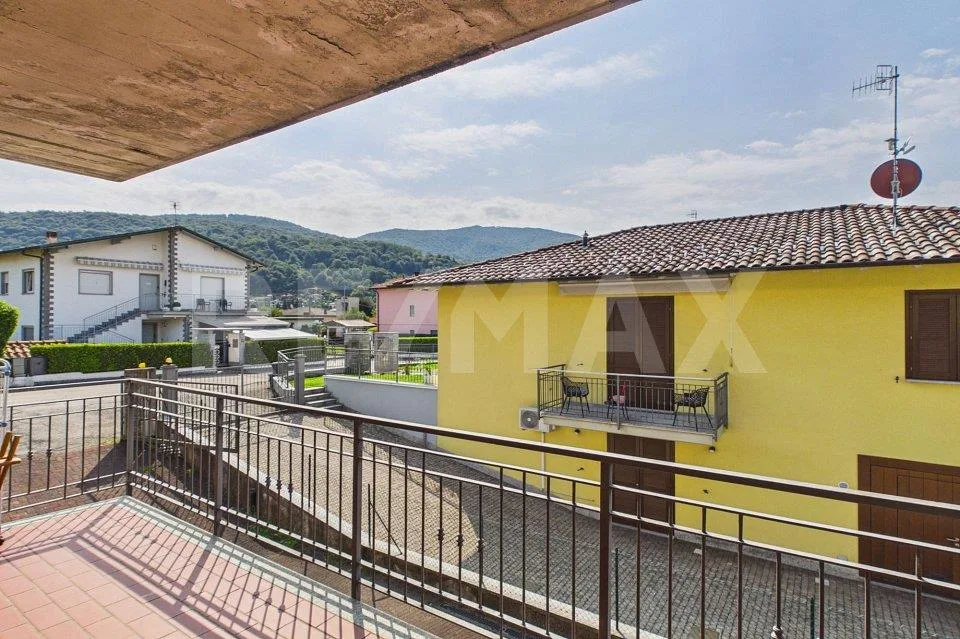 ITALIA-Appartamento con grande terrazza e garage vicino al confine ... – Foto 13 von 13