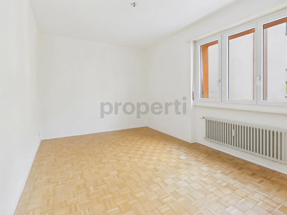 Elegant renovated apartment with balcony