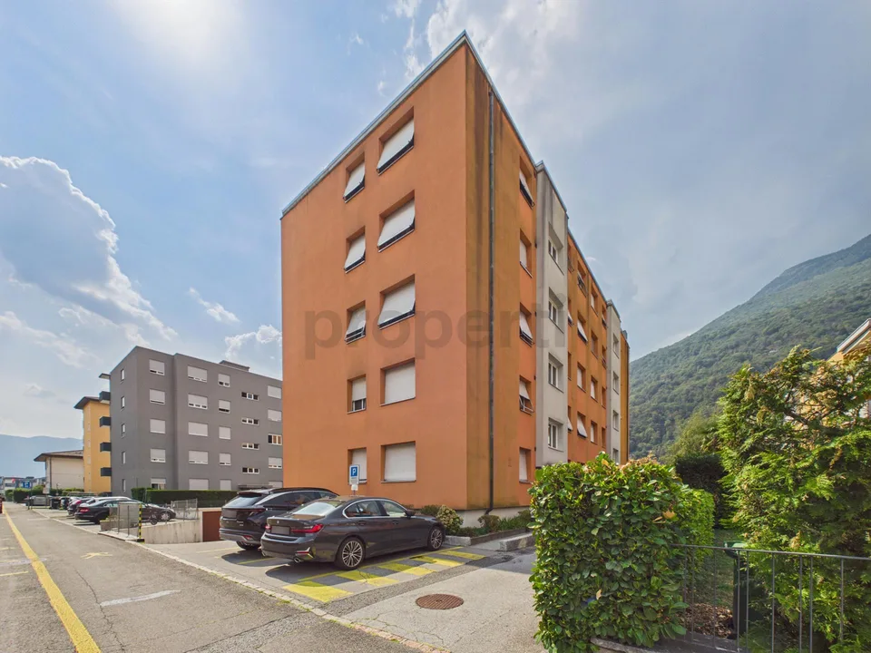 Elegante appartamento rinnovato con balcone