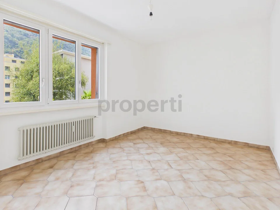 Elegant renovated apartment with balcony
