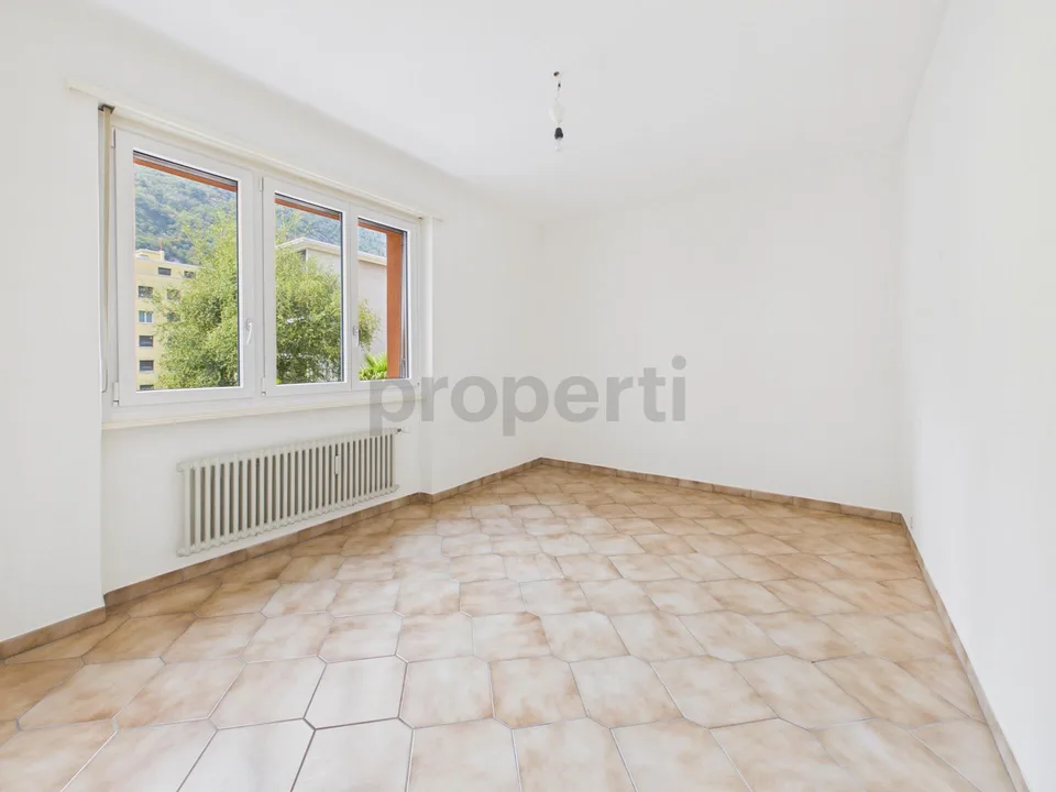 Elegant renovated apartment with balcony