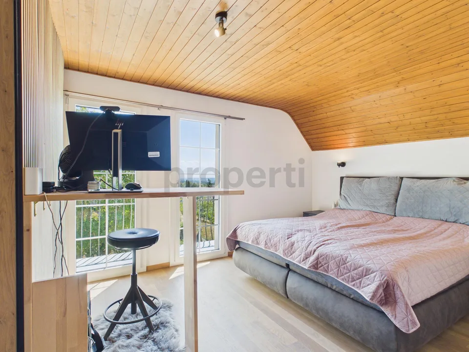 Stilvoll renoviertes Wohnglück mit sonnigem Balkon