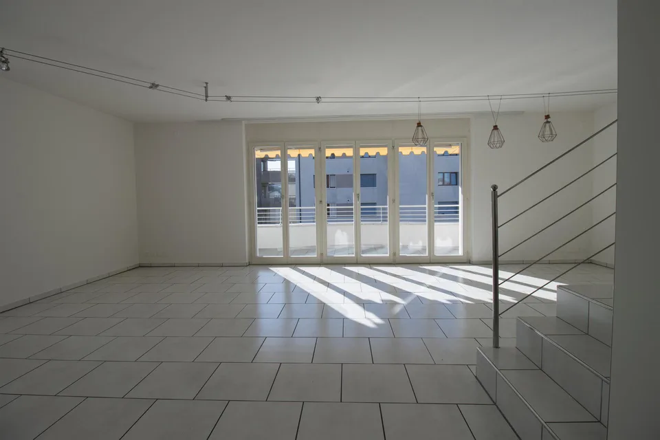 Traumhafte 6½-Zimmer-Dachmaisonettewohnung mitten in Cham – Foto 3 von 22