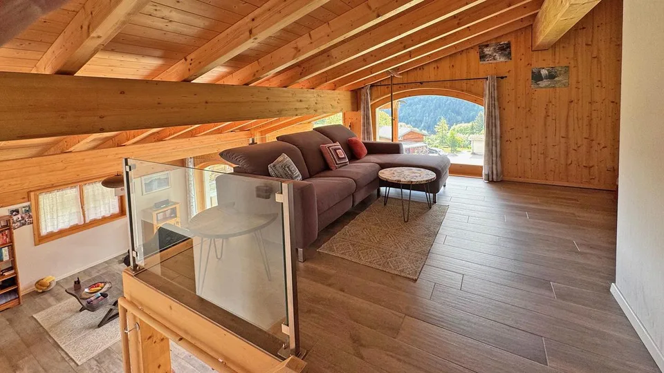 For Sale Attic 4.5 Rooms in Salvan