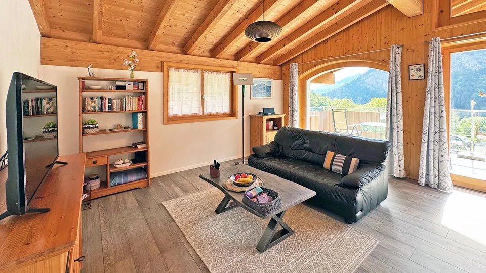 For Sale Attic 4.5 Rooms in Salvan