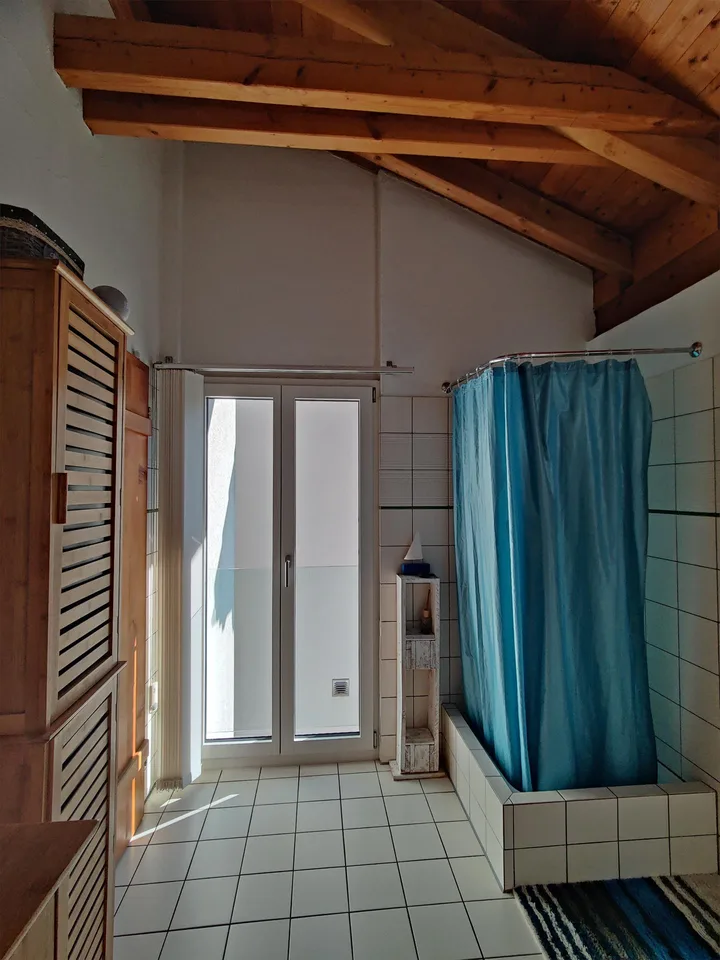 Cheminée, PV und Tiefgaragenplatz in familienfreundlicher Überbauung