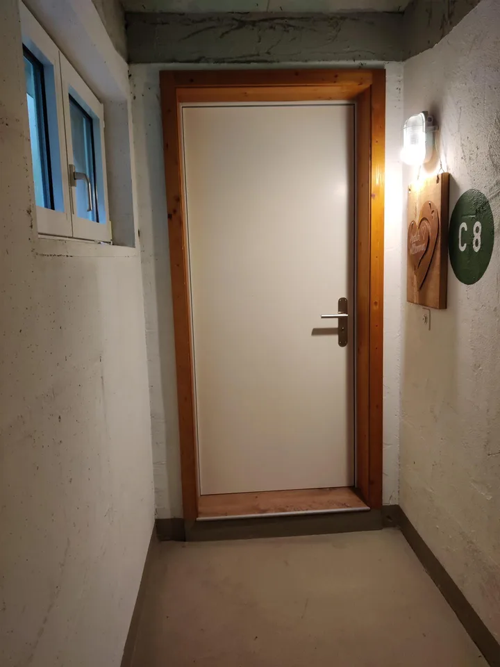 Cheminée, PV und Tiefgaragenplatz in familienfreundlicher Überbauung
