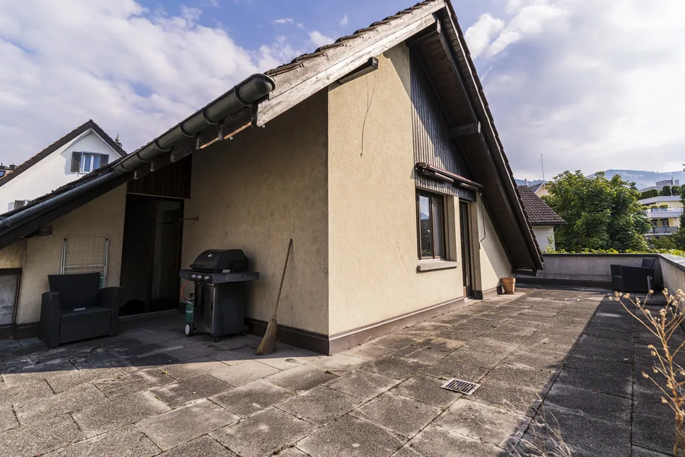 2 1/2 Zimmerwohnung im 2. OG im Dorfkern von Lachen