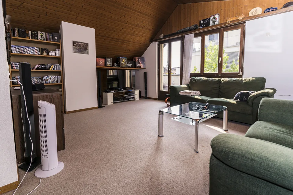 2 1/2 Zimmerwohnung im 2. OG im Dorfkern von Lachen