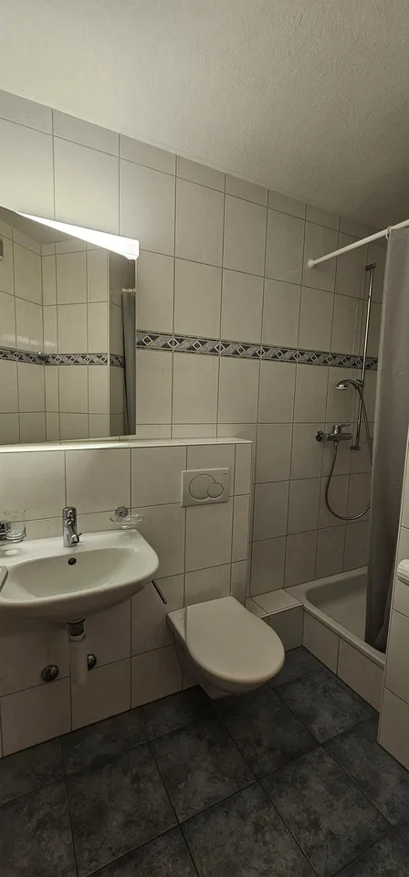 Einzelzimmer möbliert (123)