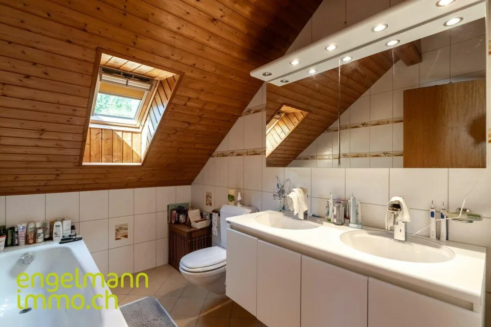 Maison familiale avec studio / Einfamilienhaus mit Studio