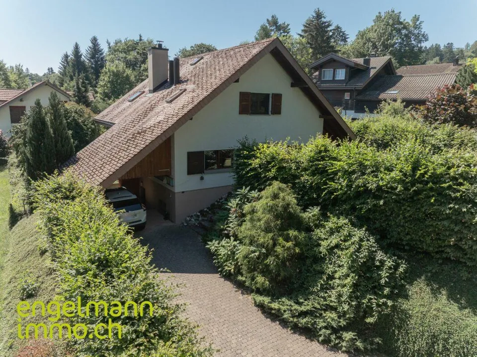 Maison familiale avec studio / Einfamilienhaus mit Studio