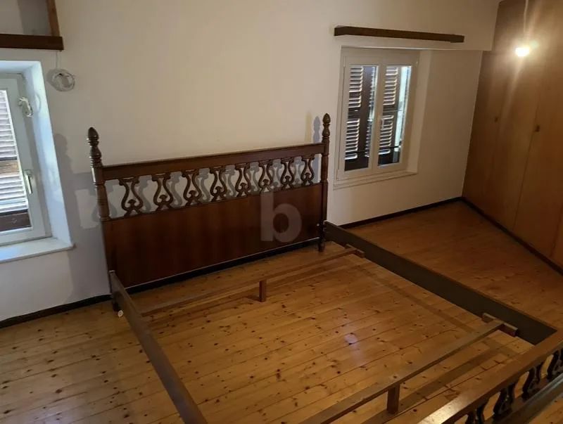 SPAZIOSA CASA DI NUCLEO