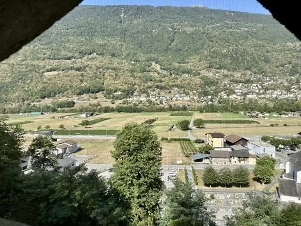 2-Zimmer-Häuschen mit Nebenraum an sehr schöner Aussichtslage / cas...