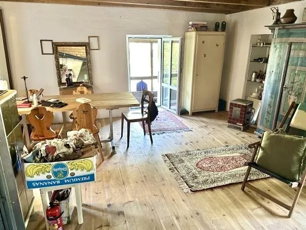 2-Zimmer-Häuschen mit Nebenraum an sehr schöner Aussichtslage / cas...