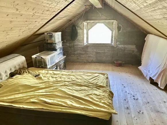 2-Zimmer-Häuschen mit Nebenraum an sehr schöner Aussichtslage / cas...