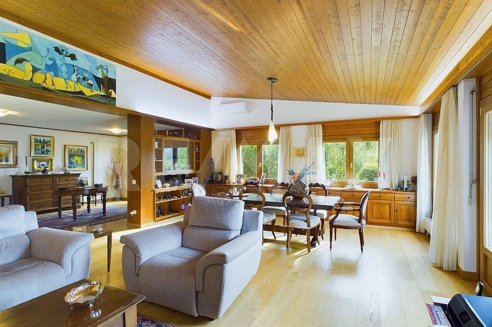 Una villa. Quattro modi di viverla. Anche residenza di vacanza.