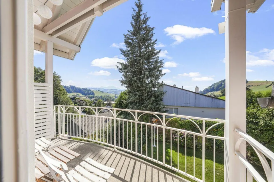 Ampia, ben curata casa a schiera in una posizione tranquilla e familiare con vista sull'Alpstein