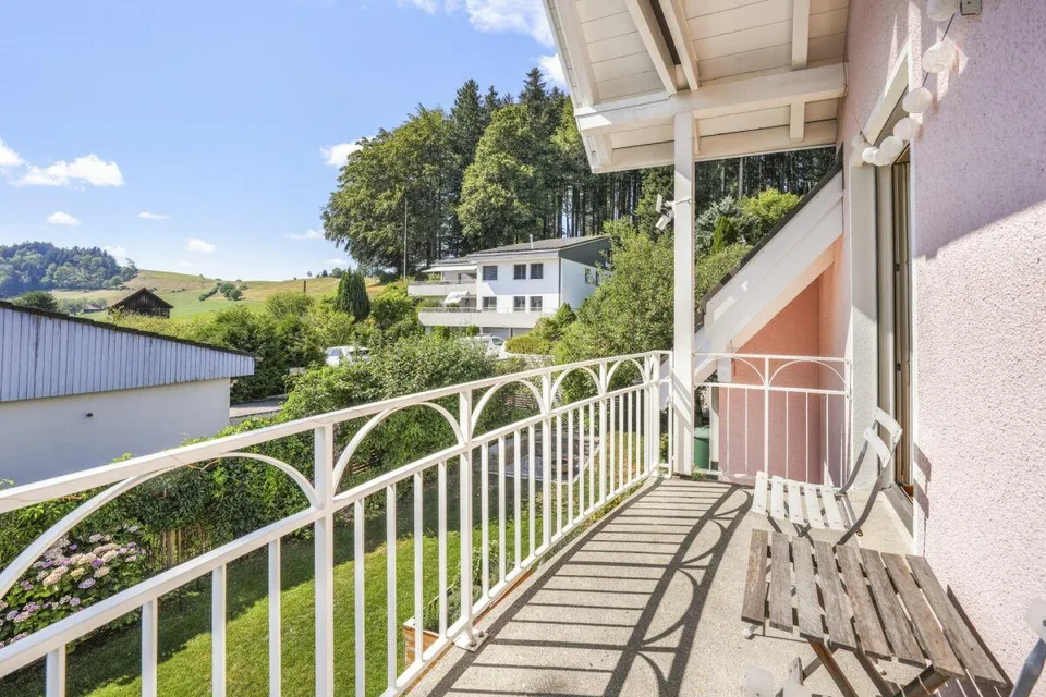 Ampia, ben curata casa a schiera in una posizione tranquilla e familiare con vista sull'Alpstein