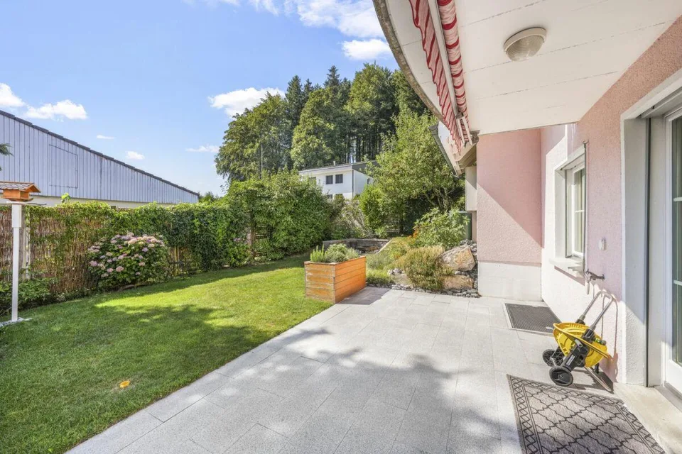 Ampia, ben curata casa a schiera in una posizione tranquilla e familiare con vista sull'Alpstein