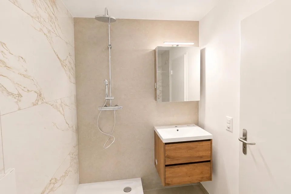 Frisch renovierte, charmante 4.5-Zimmer-Wohnung – photo 7 of 9
