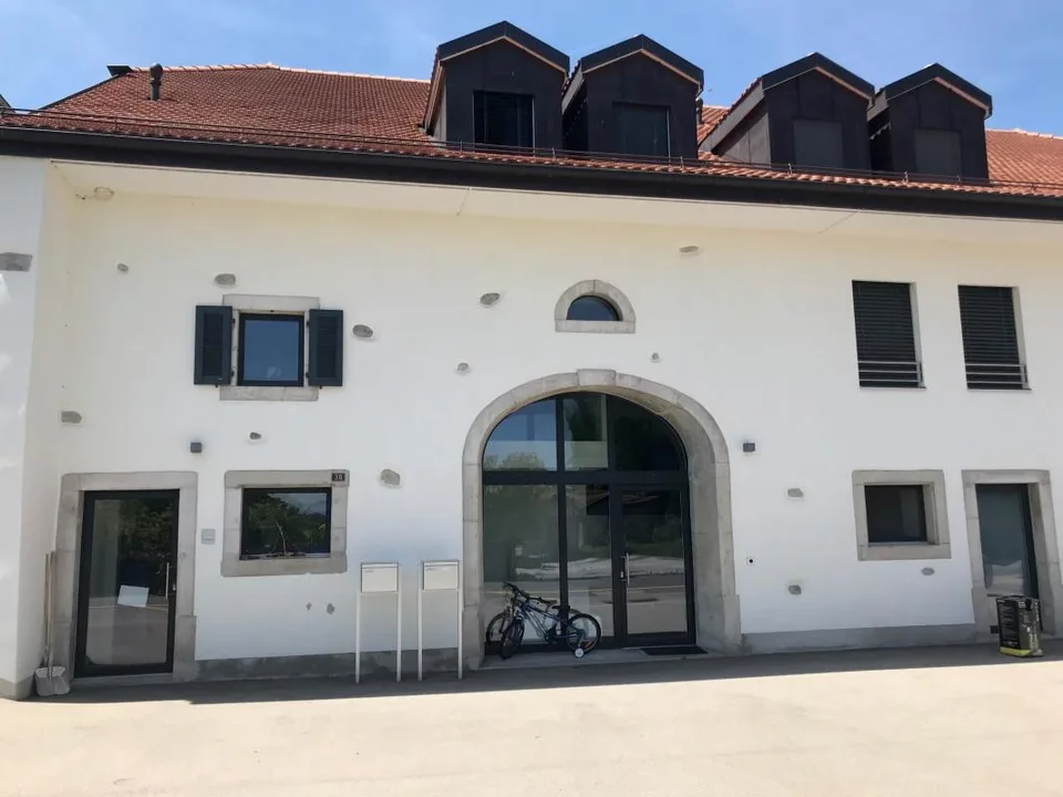 Spacieux duplex de 220m2 dans ancienne ferme rénovée à Essertines s...