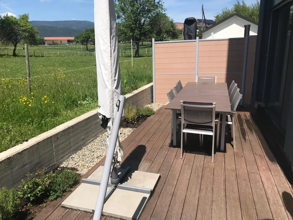 Spacieux duplex de 220m2 dans ancienne ferme rénovée à Essertines s...