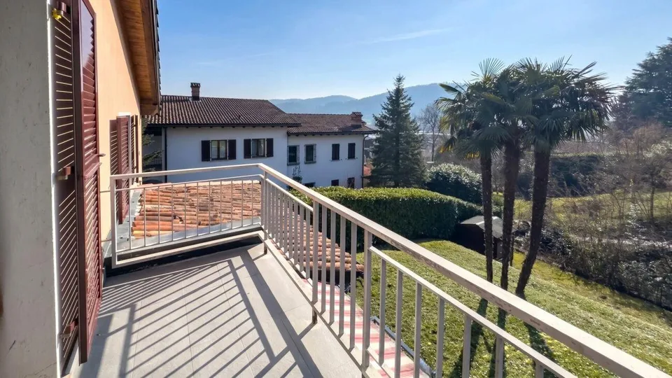 Casa di charme con camino, terrazzo e locale hobby insonorizzato