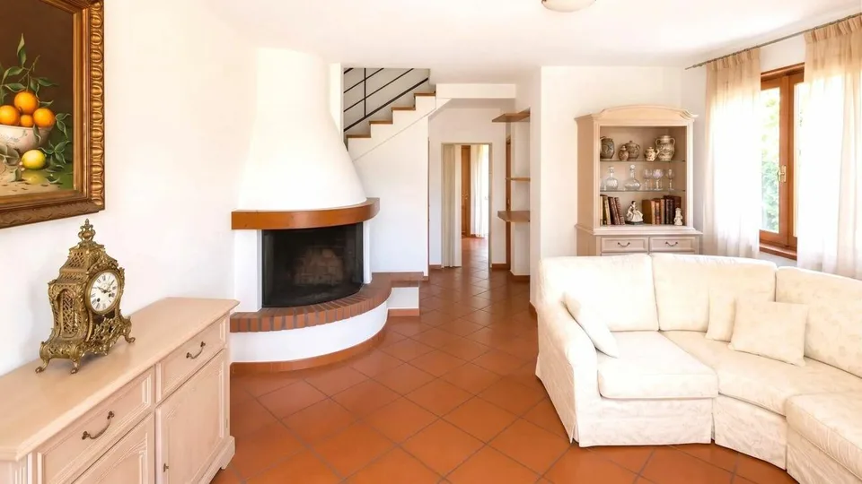 Casa di charme con camino, terrazzo e locale hobby insonorizzato